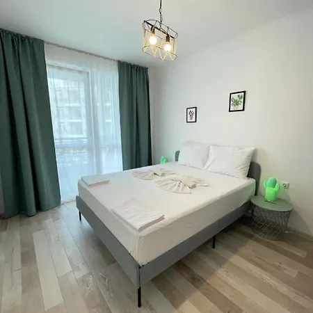 Izida Palace Lejlighedshotel 3*