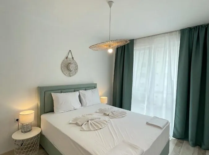 Izida Palace شقة فندقية ساني بيتش