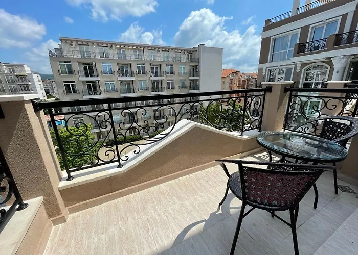 Izida Palace 3* ساني بيتش