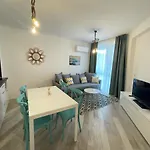 شقة فندقية Izida Palace 3*