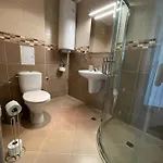 Izida Palace شقة فندقية 3*