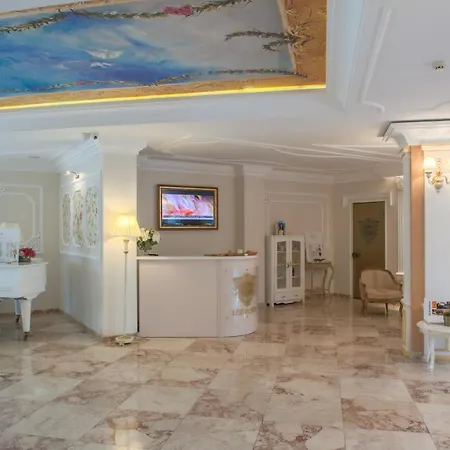 Izida Palace Apartmanhotel Napospart