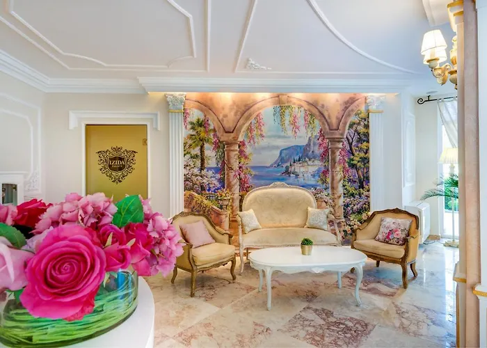 Izida Palace 公寓式酒店 阳光海滩