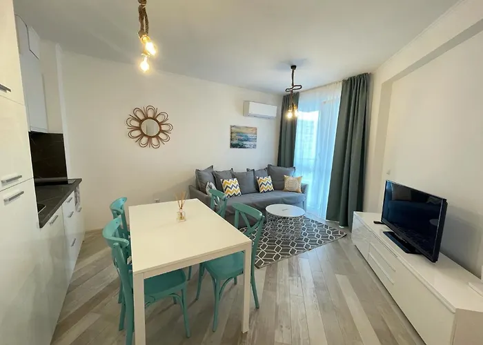 Apartahotel Izida Palace 3*